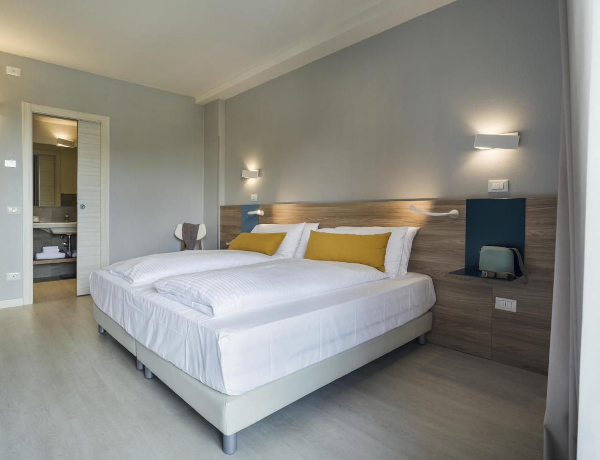 Hatelier Garda Home by Enjoy Garda Hotel Peschiera del Garda Dış mekan fotoğraf